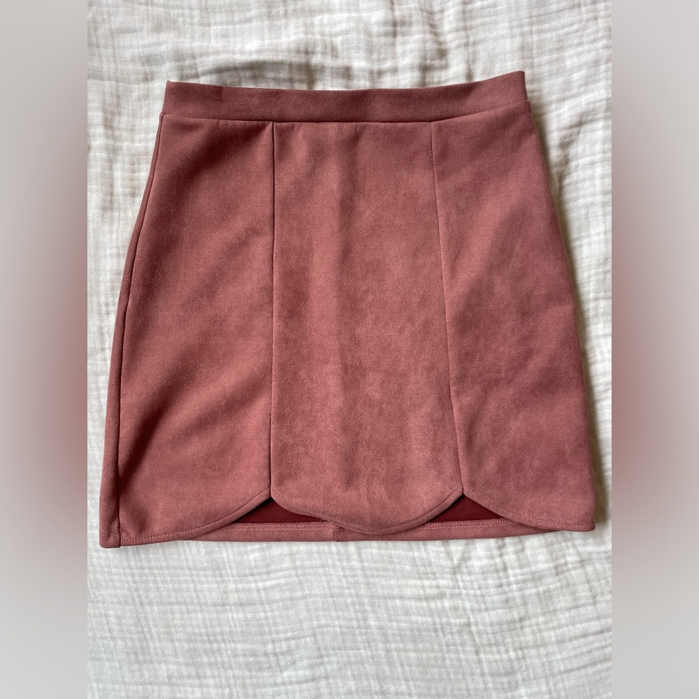 Scalloped mini skirt